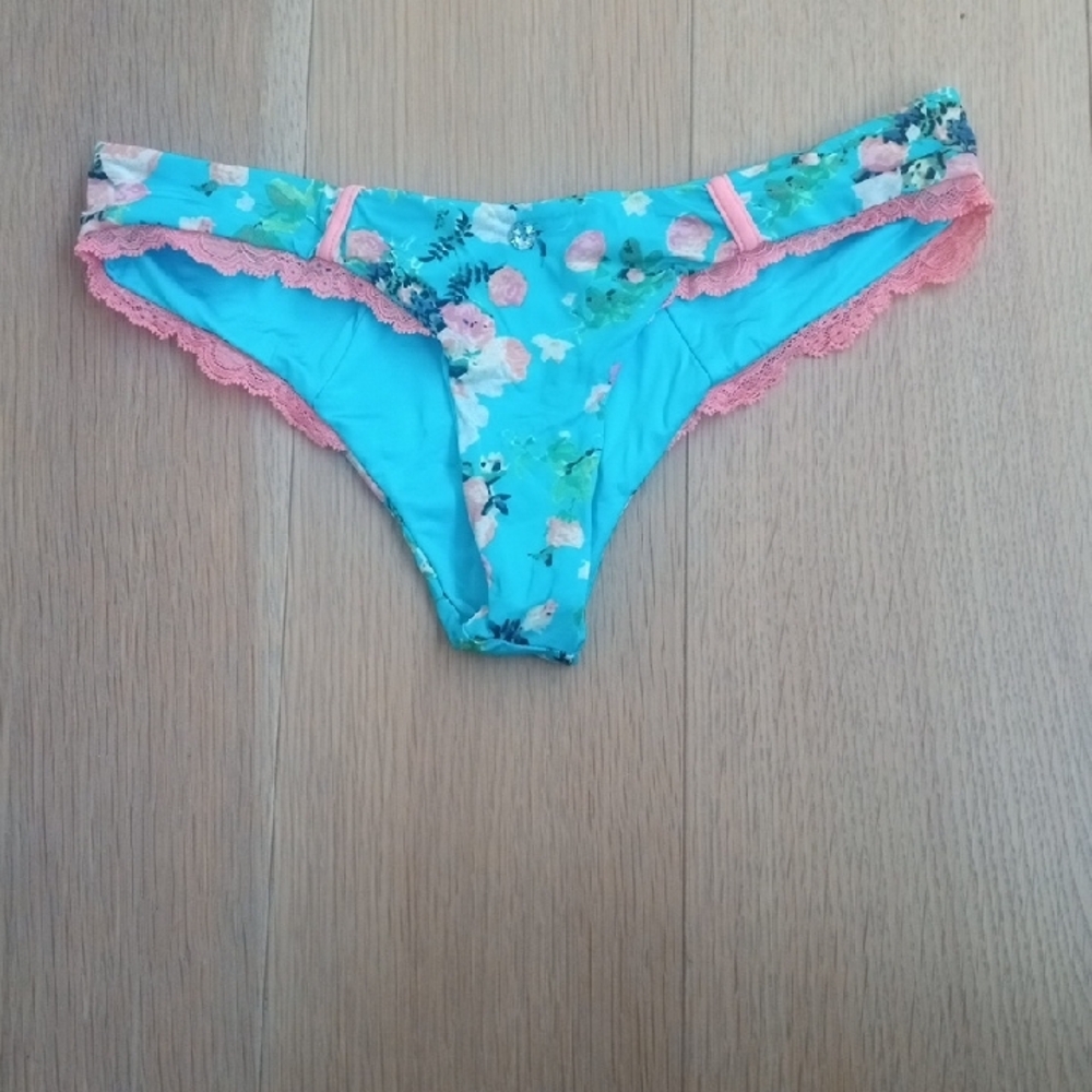 Beach Bunny Aqua and Coral Floral Bikini - Picture 3 of 10